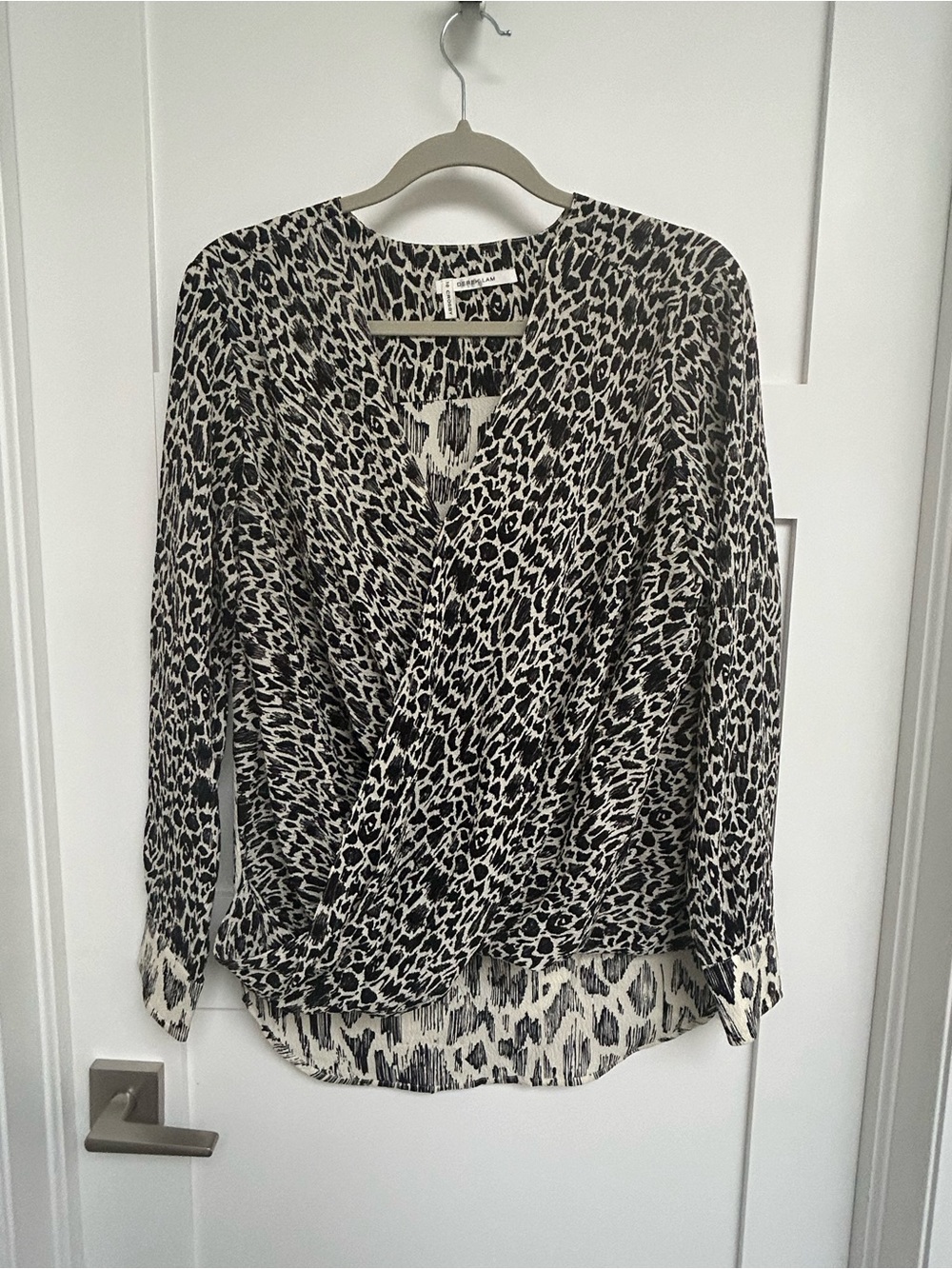 💠 Derek Lam 10 Crosby Black and White Leopard-Print Long Sleeve Silk Blouse